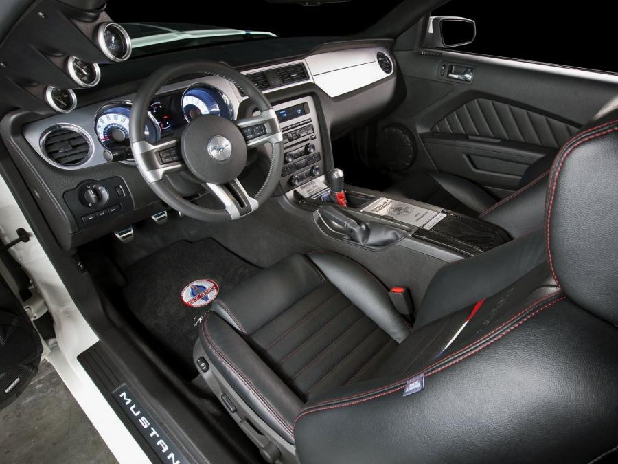  Shelby GT350 2010 года  (фото 7 из 15)